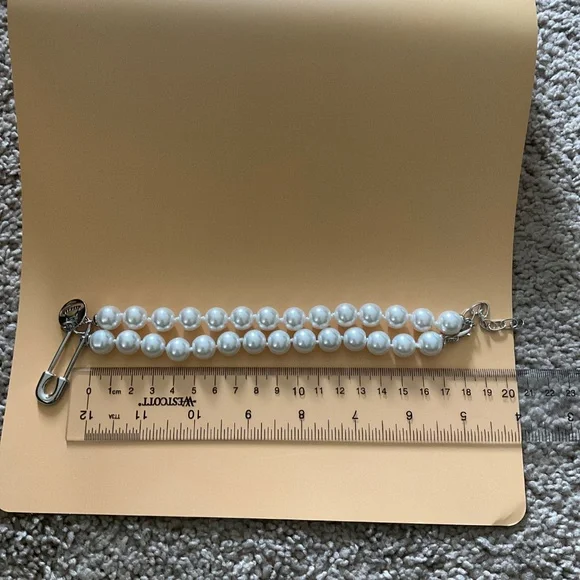 Vivienne Westwood Pearl Necklace with Silver Charm - Picture 4 of 4